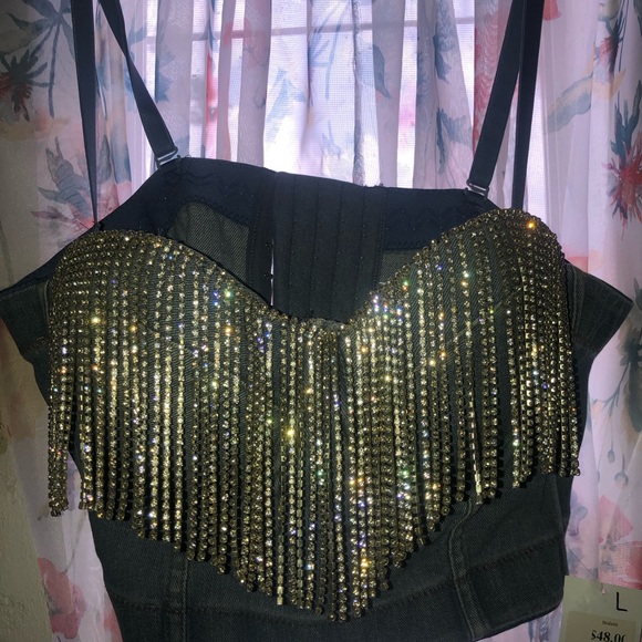 Fashionable Halter Top. Beautiful! Speaks for itself about C36 Perfect Condition - Picture 3 of 10